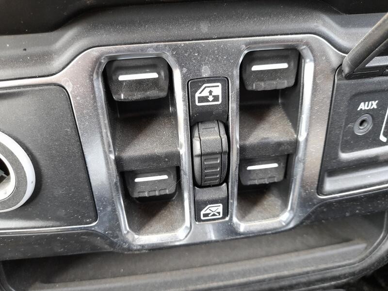 Recambio de mando elevalunas delantero izquierdo para jeep gladiator pick-up (jt_) 3.0 d 4wd referencia OEM IAM   