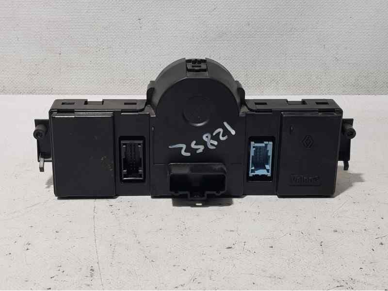 Recambio de mando climatizador para renault scenic ii authentique referencia OEM IAM 8200265572  
