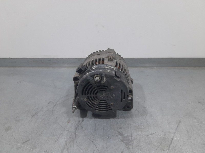 Recambio de alternador para seat ibiza (6k) básico referencia OEM IAM 028903026Q BOSCH 0123320007