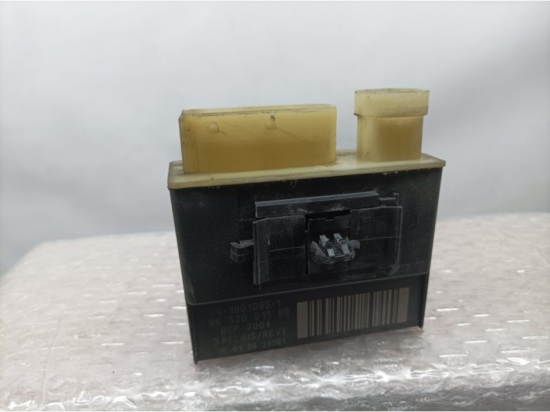 Recambio de centralita electros para citroën c3 collection referencia OEM IAM 9652021180 018010951 