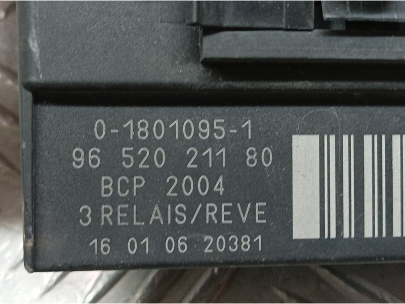 Recambio de centralita electros para citroën c3 collection referencia OEM IAM 9652021180 018010951 