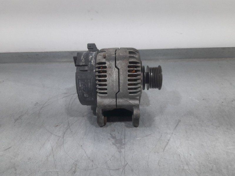 Recambio de alternador para seat ibiza (6k) básico referencia OEM IAM 028903026Q BOSCH 0123320007