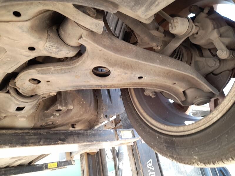 Recambio de brazo suspension inferior delantero izquierdo para honda insight (ze_) 1.3 ima (ze28, ze2) referencia OEM IAM 51360T