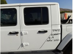 PUERTA TRASERA IZQUIERDA 68281909AP 