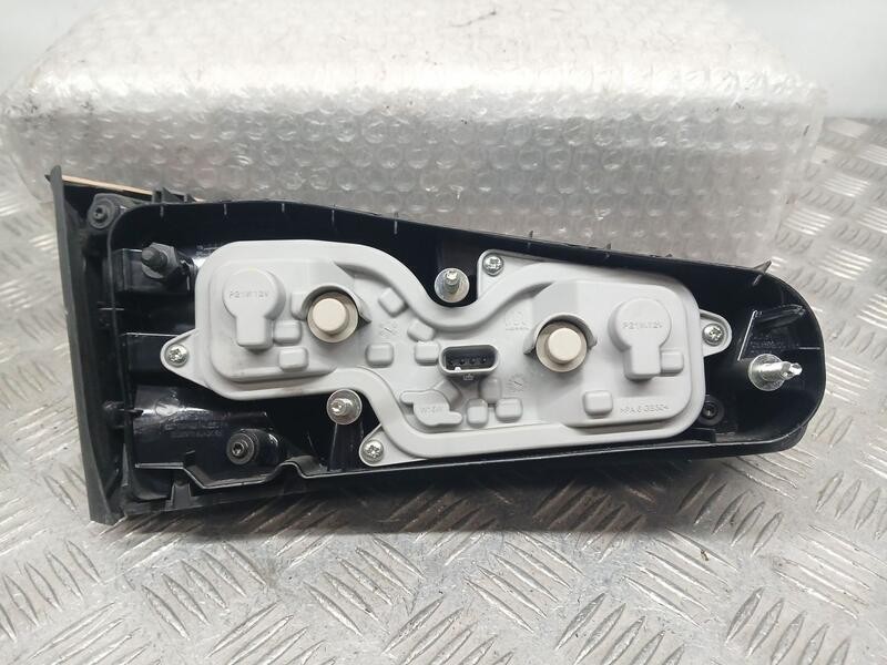 Recambio de piloto trasero derecho para fiat tipo ii (357) fam lounge referencia OEM IAM 520939180E INTERIOR ROZADO 320B001442