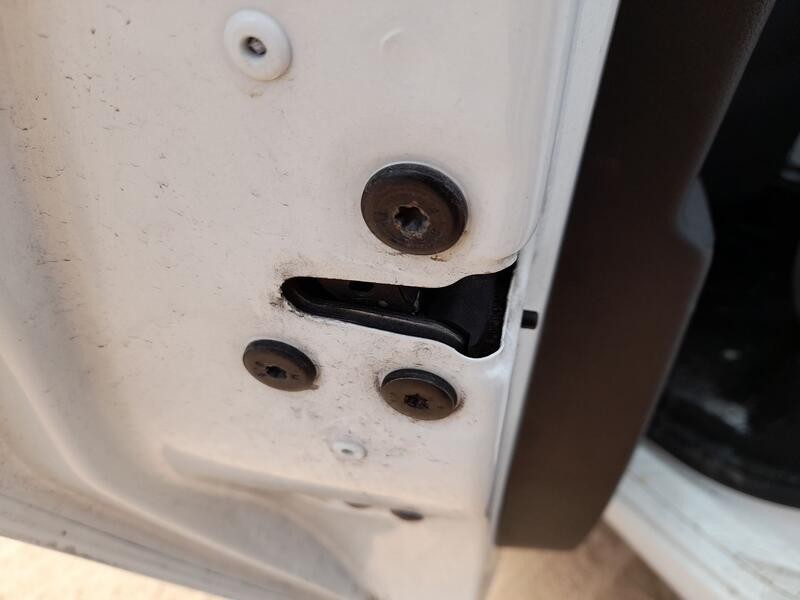 Recambio de cerradura puerta trasera izquierda para renault zoe ze 0 referencia OEM IAM 825028522R  