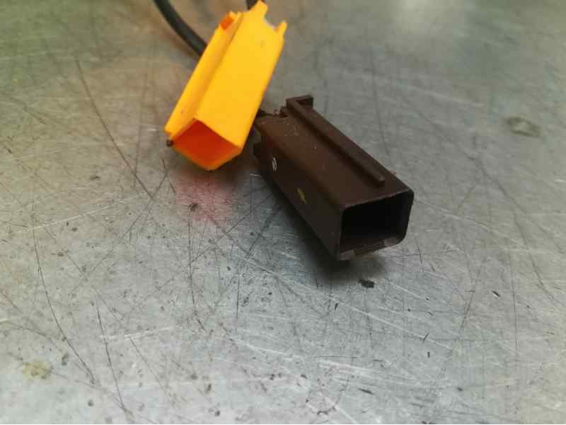 Recambio de pretensor airbag izquierdo para jaguar x-type 2.0 v6 executive referencia OEM IAM BAMPT10479 2 CLAVIJAS, 2 Y 2 PINES