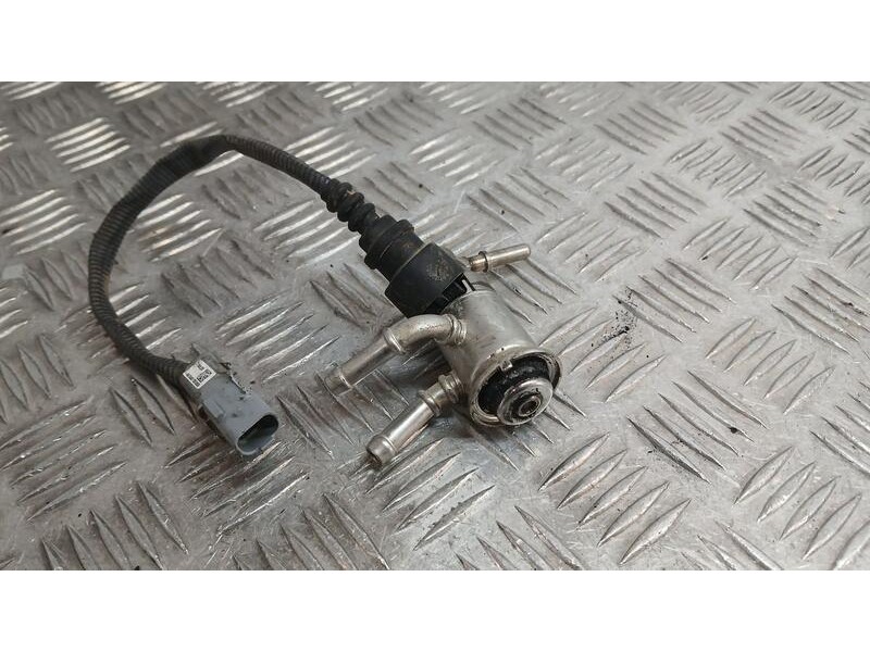 Recambio de inyector adblue para renault express furgoneta/monovolumen 1.5 blue dci 95 (f6ab) referencia OEM IAM 208995377r  a2c