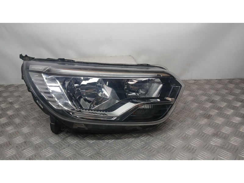 Recambio de faro derecho para renault express furgoneta/monovolumen 1.5 blue dci 95 (f6ab) referencia OEM IAM 260105660R VARROC 