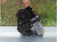 MOTOR ELEVALUNAS TRASERO DERECHO 0130821948 991134 8 PINS ELECTRICO