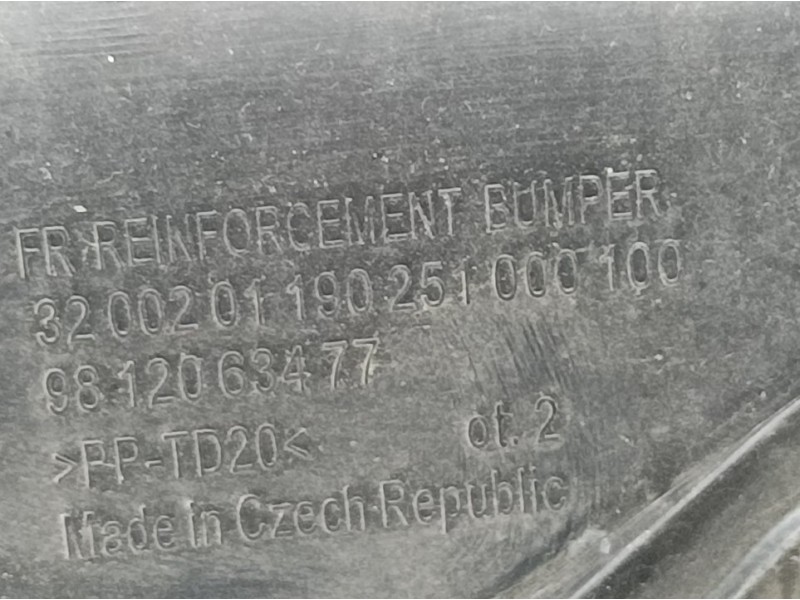 Recambio de rejilla delantera para citroën c3 feel referencia OEM IAM 9812063477  