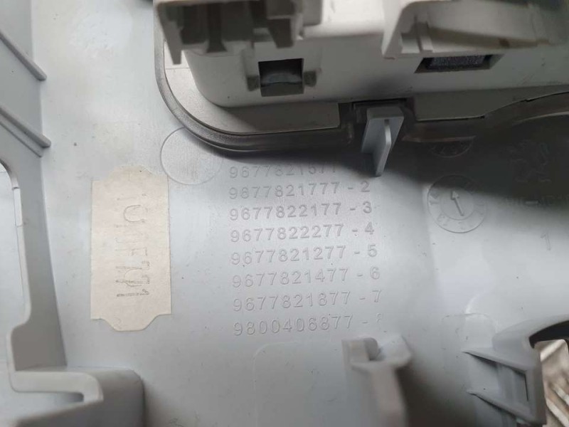 Recambio de luz interior para peugeot 308 style referencia OEM IAM 9677821577  