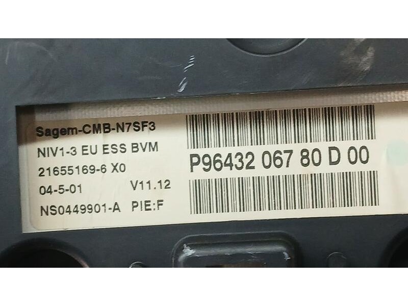 Recambio de cuadro instrumentos para citroën xsara berlina sx referencia OEM IAM 9643206780 SAGEM 216551696