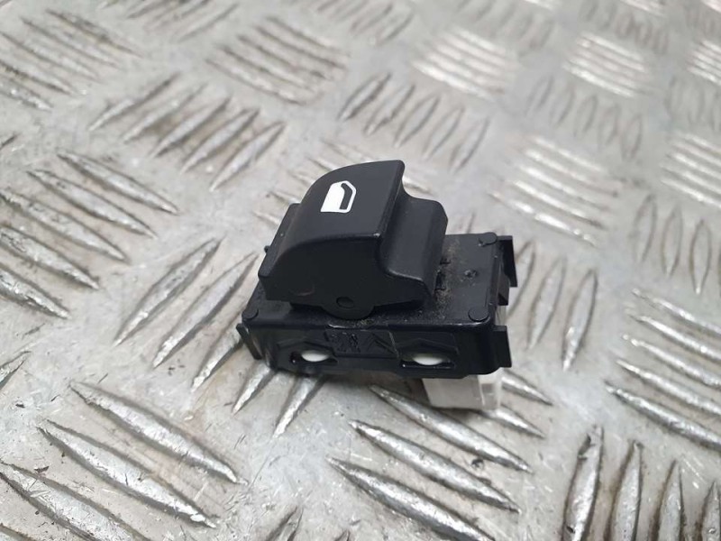 Recambio de mando elevalunas trasero derecho para peugeot 308 style referencia OEM IAM 96762292ZD  