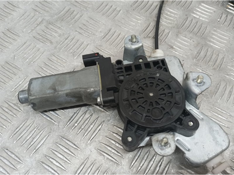 Recambio de elevalunas trasero derecho para ssangyong rodius xdi referencia OEM IAM 7234021000  ELECTRICO 2 PINS