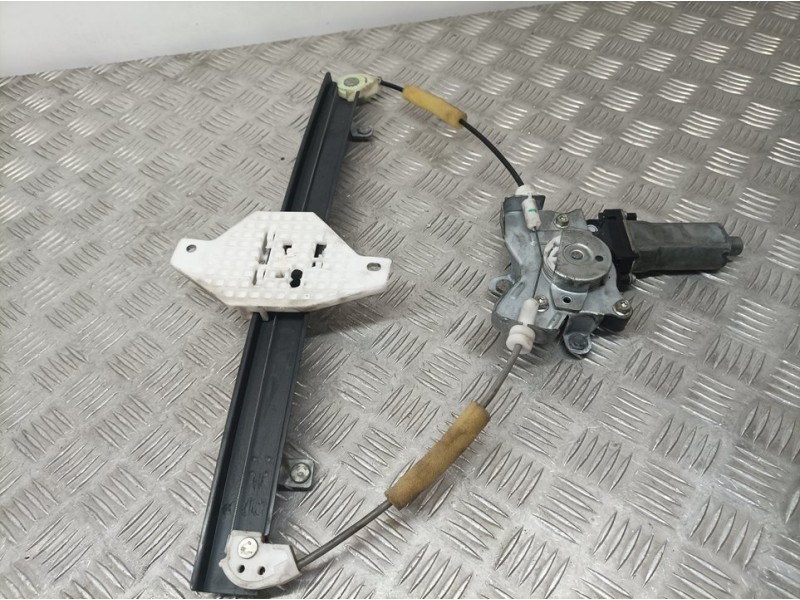 Recambio de elevalunas trasero derecho para ssangyong rodius xdi referencia OEM IAM 7234021000  ELECTRICO 2 PINS