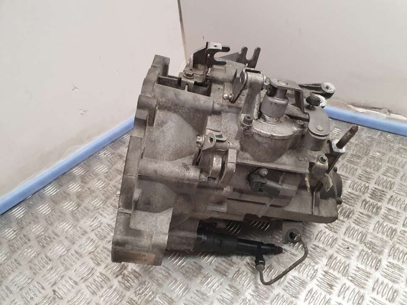 Recambio de caja cambios para mitsubishi colt berlina 3 (cz) 1.5 di-d inform referencia OEM IAM PMN130195 T000689692 5VELOCIDADE