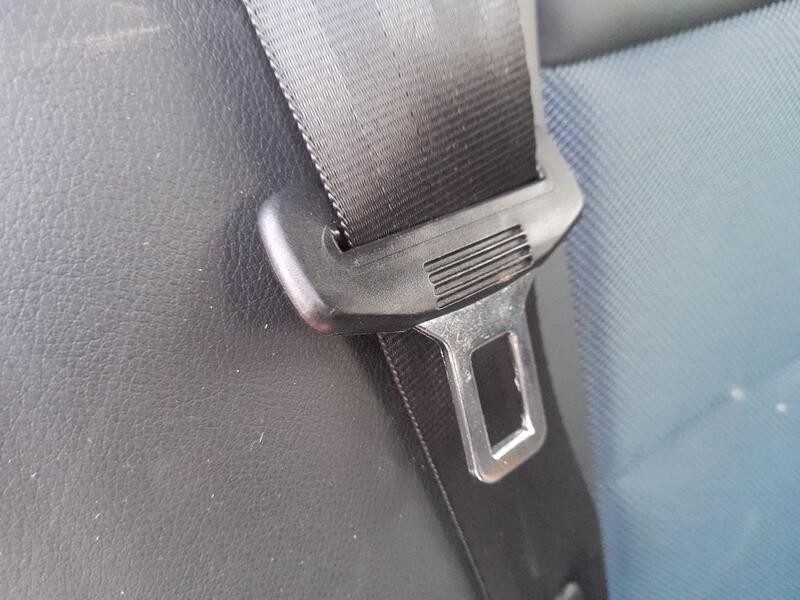 Recambio de cinturon seguridad trasero derecho para seat ibiza iv (6j5, 6p1) 1.2 tsi referencia OEM IAM 6J0857805A  