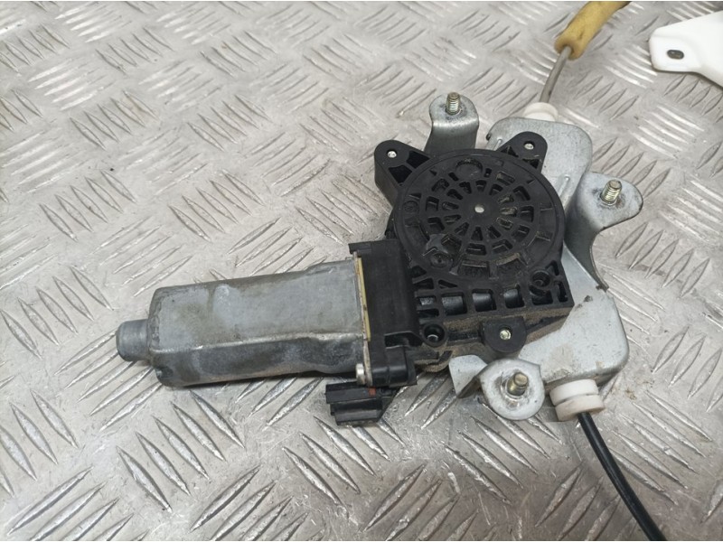 Recambio de elevalunas trasero izquierdo para ssangyong rodius xdi referencia OEM IAM 8810021012  ELECTRICO 2 PINS