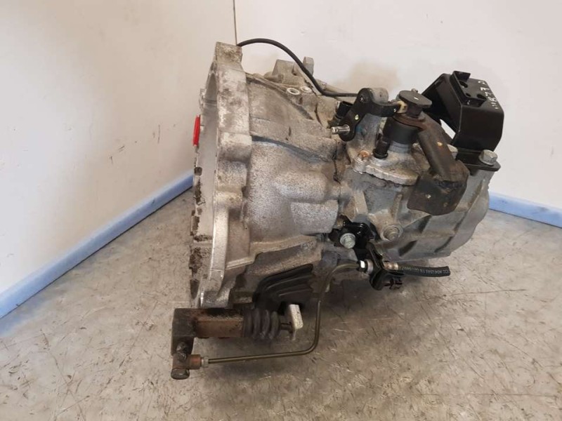 Recambio de caja cambios para hyundai i30cw comfort referencia OEM IAM WAJ6C 4300032350  428845 6VELOCIDADES