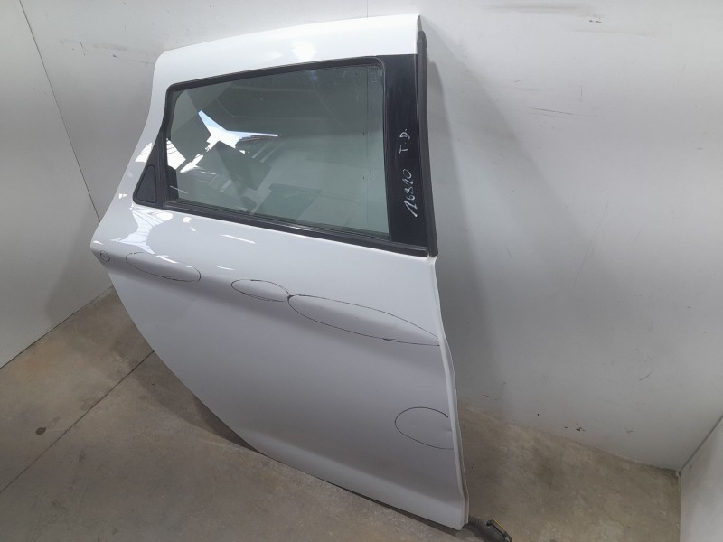 Recambio de puerta trasera derecha para renault zoe ze 0 referencia OEM IAM 821008742R TOCADA 