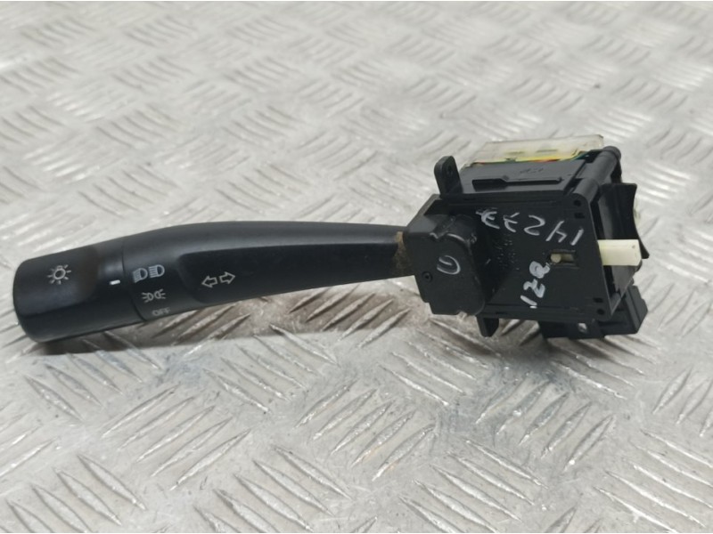 Recambio de mando intermitentes para ssangyong rodius xdi referencia OEM IAM 8136021010  