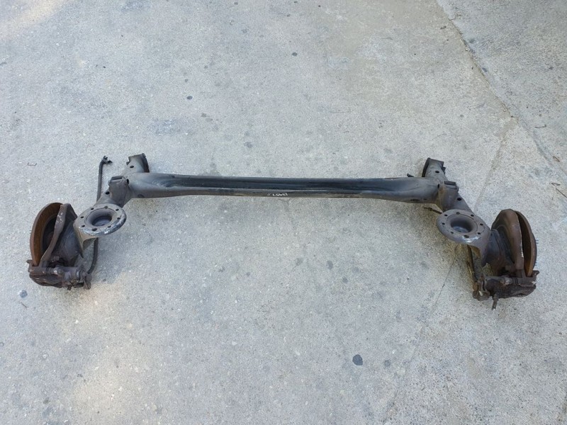 Recambio de puente trasero para kia rio basic referencia OEM IAM 551001W110  DISCO 4 TORNILLOS C/ ABS