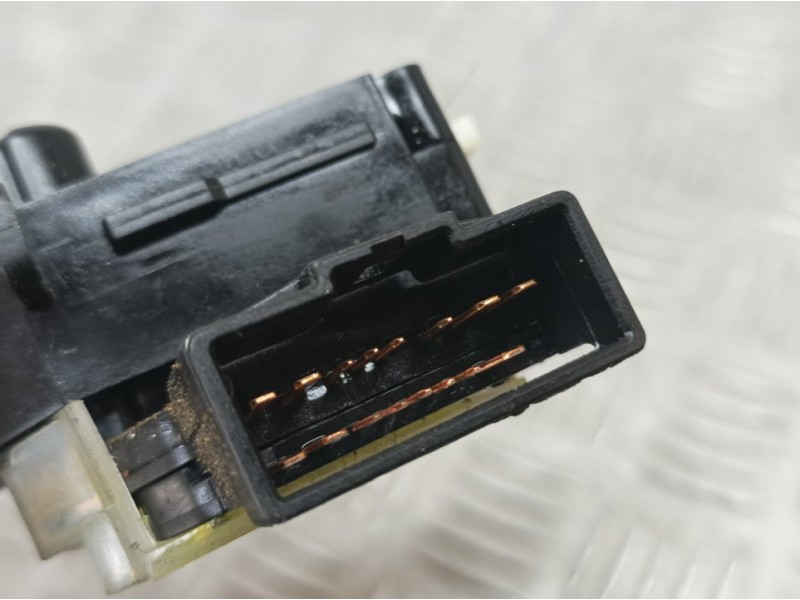 Recambio de mando intermitentes para ssangyong rodius xdi referencia OEM IAM 8136021010  