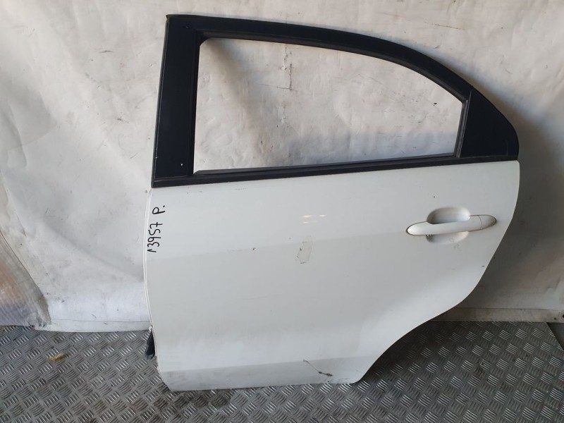 Recambio de puerta trasera izquierda para kia rio basic referencia OEM IAM 770031W210  TOCADA