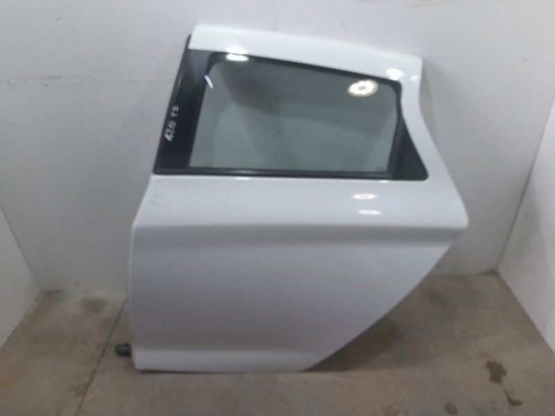 Recambio de puerta trasera izquierda para renault zoe ze 0 referencia OEM IAM 821011380R TOCADA 