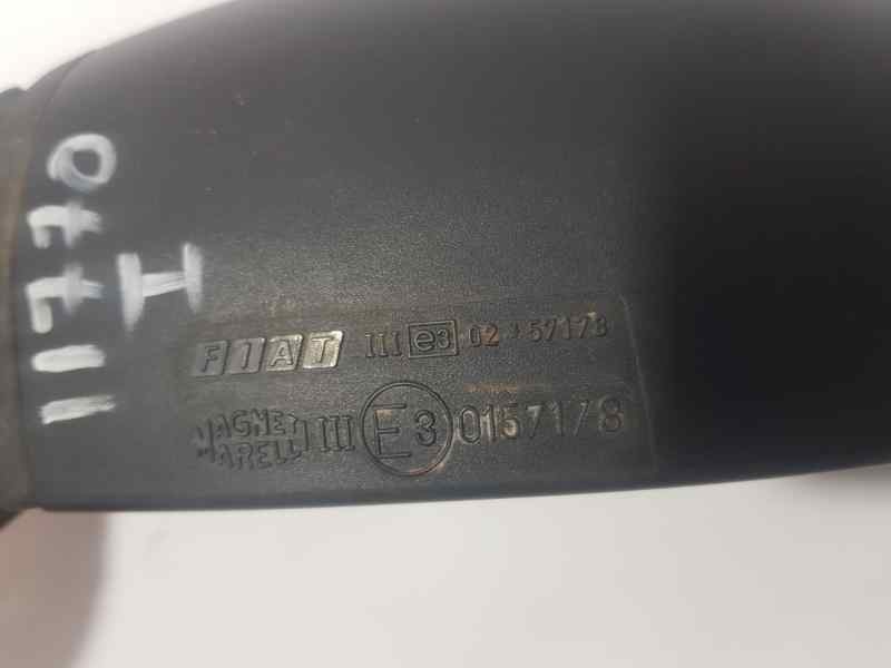 Recambio de retrovisor izquierdo para fiat punto berlina (188) 1.2 8v active referencia OEM IAM  0157178 C MANDO MAGNETI MARELLI