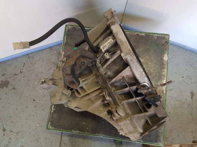 Recambio de caja cambios para renault megane iii berlina 5 p dynamique referencia OEM IAM TL4A030 S001651 6VELOCIDADES