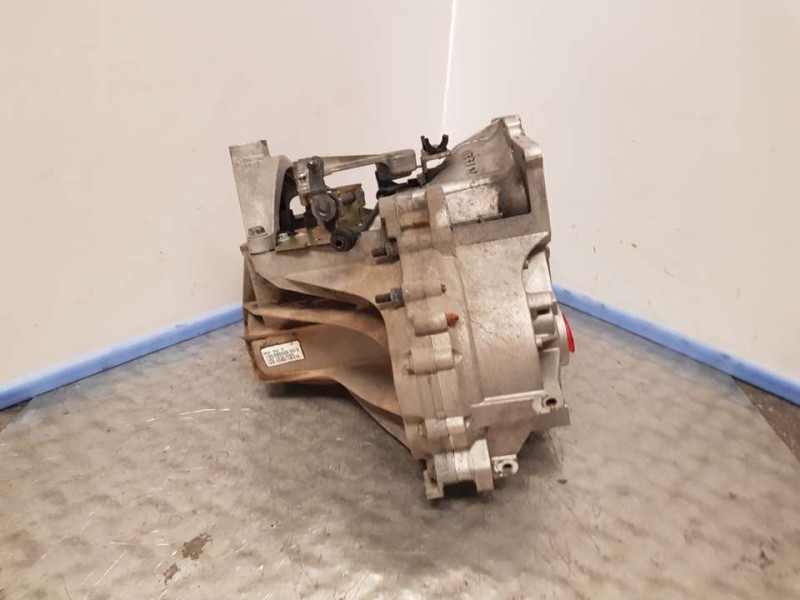 Recambio de caja cambios para mazda 3 berlina (bk) 1.6 crdt active referencia OEM IAM 3M5R7002YF 205832 5VELOCIDADES