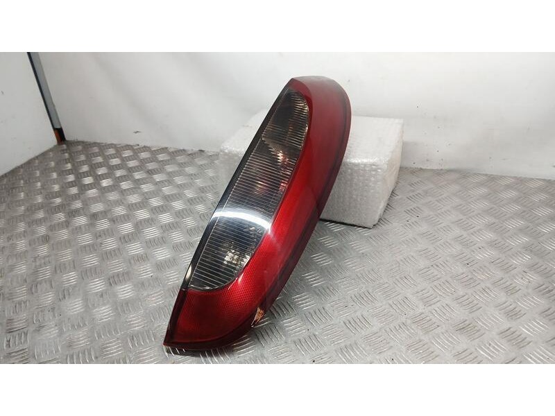 Recambio de piloto trasero derecho para opel corsa c essentia referencia OEM IAM 9196337  89302181