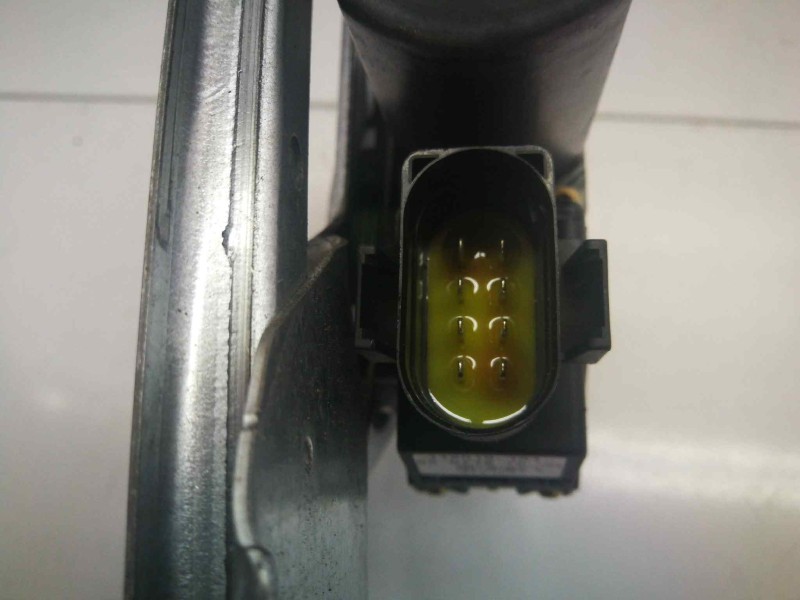 Recambio de elevalunas trasero izquierdo para audi a6 berlina (4b2) referencia OEM IAM 4A0839397B  8 PINS