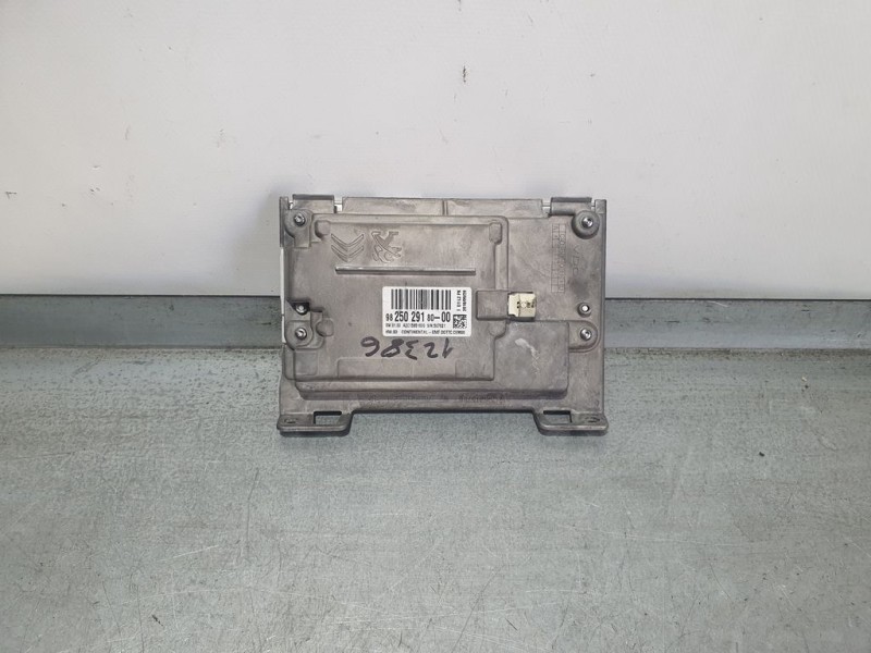 Recambio de pantalla multifuncion para peugeot 2008 (--.2013) 1.5 blue hdi referencia OEM IAM 9825029180  PANTALLA RAYADA