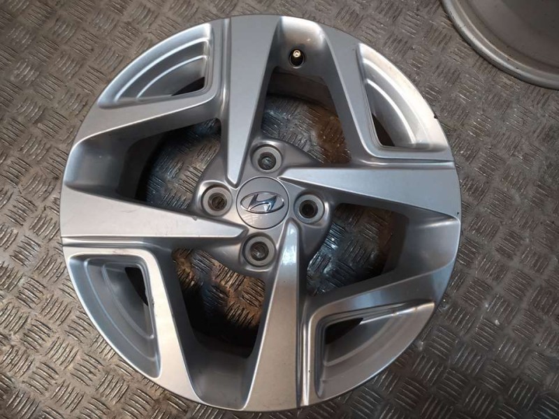 Recambio de juego llantas aluminio para hyundai i10 (ac3) essence referencia OEM IAM 6X15 4 TORN ET48 ALUMINIO 