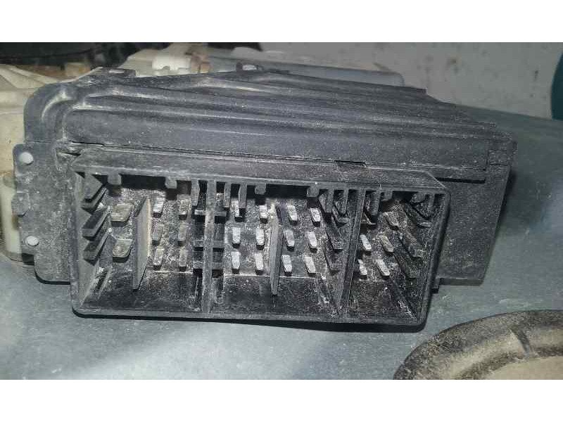 Recambio de elevalunas delantero derecho para seat ibiza (6l1) cool referencia OEM IAM 6Q2959801A 26 PINS ELECTRICO