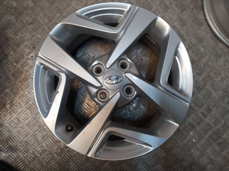 Recambio de juego llantas aluminio para hyundai i10 (ac3) essence referencia OEM IAM 6X15 4 TORN ET48 ALUMINIO 