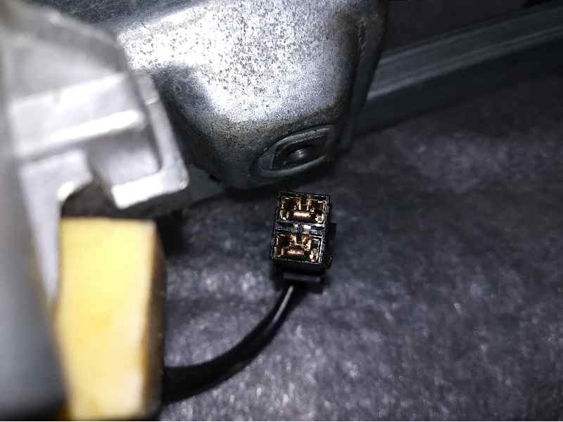 Recambio de elevalunas trasero derecho para audi 100 berlina (c4) referencia OEM IAM SIN REF. 2 PINS ELECTRICO 