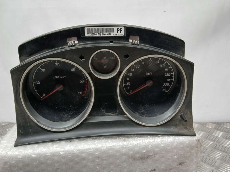 Recambio de cuadro instrumentos para opel zafira b cosmo referencia OEM IAM 13216684  