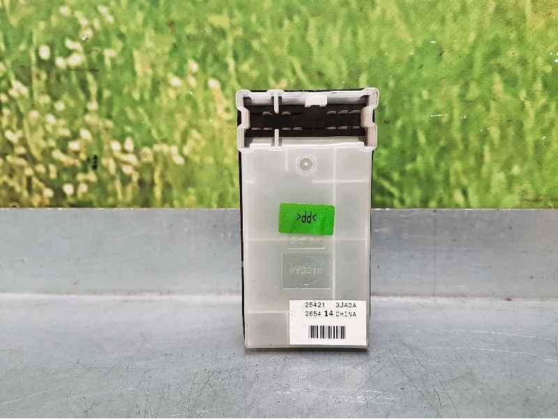 Recambio de mando elevalunas trasero derecho para infiniti q50 q50 referencia OEM IAM 254213JA0A  