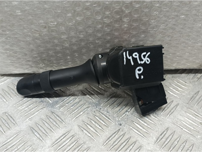 Recambio de mando limpia para toyota auris básico referencia OEM IAM 0241017F243  