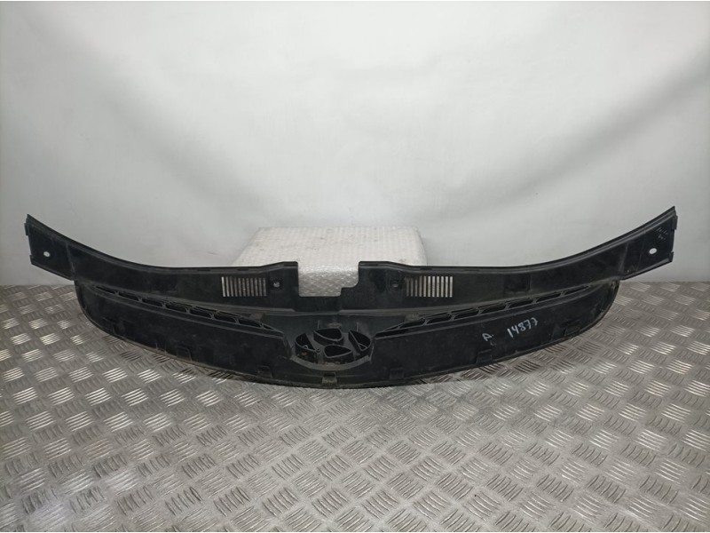 Recambio de rejilla delantera para hyundai i30cw comfort referencia OEM IAM 863512R500  