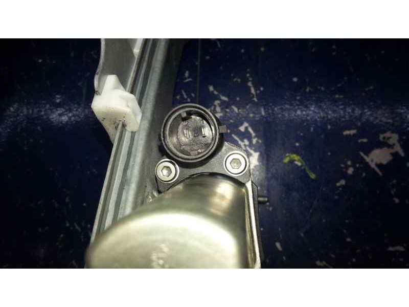 Recambio de elevalunas delantero derecho para dacia sandero ambiance referencia OEM IAM 5YY0043 2PINS ELECTRICO