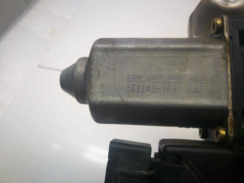 Recambio de elevalunas trasero derecho para audi a6 berlina (4b2) 2.8 referencia OEM IAM 4B0959802B  8 PINS