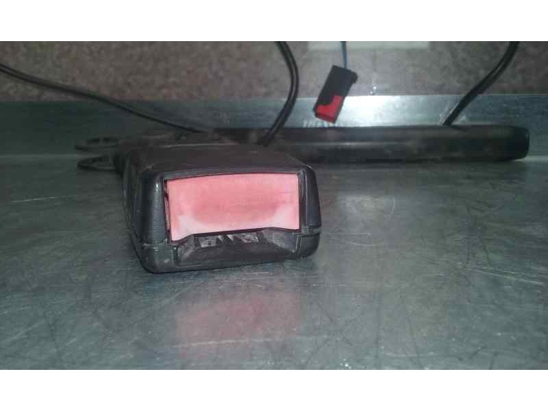 Recambio de pretensor airbag derecho para ford focus berlina (cak) ghia referencia OEM IAM 98ABA61208BF 1086429 