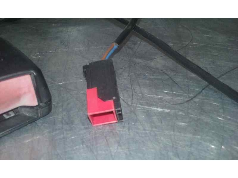 Recambio de pretensor airbag derecho para ford focus berlina (cak) ghia referencia OEM IAM 98ABA61208BF 1086429 