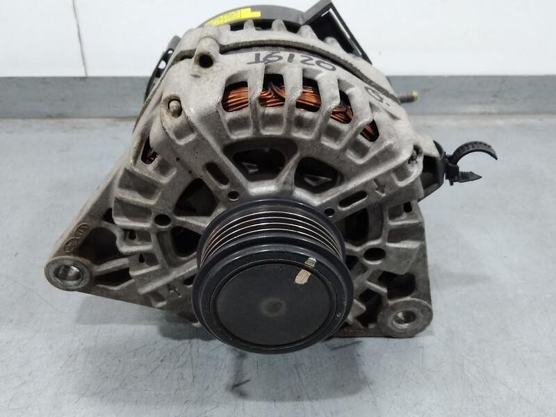 Recambio de alternador para hyundai i30 (gd) base referencia OEM IAM 373002A850 2611067 Valeo