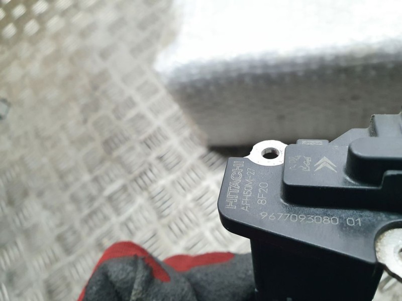 Recambio de caudalimetro para peugeot expert furgón pro standard referencia OEM IAM 9677093080 AFH50M27 HITACHI